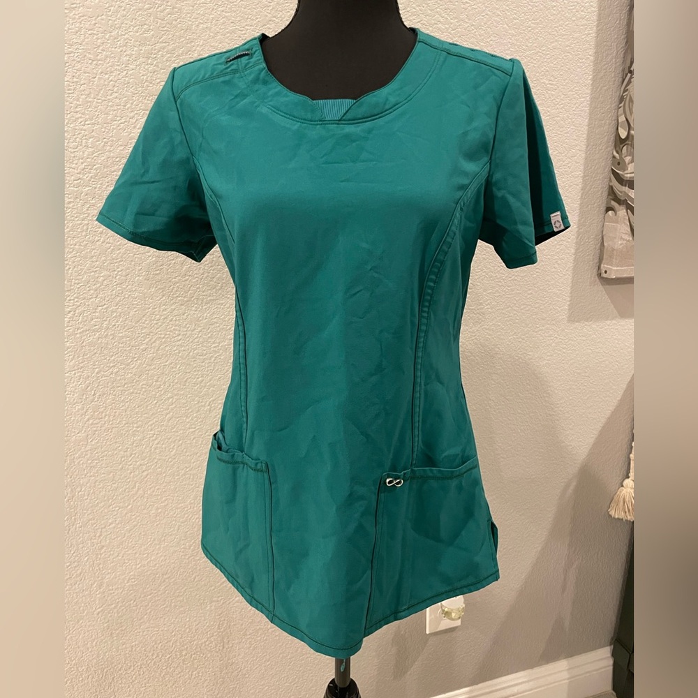 Cherokee Infinity Scrub Top